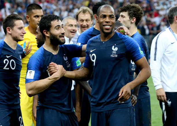 学生们树立 学生们树立