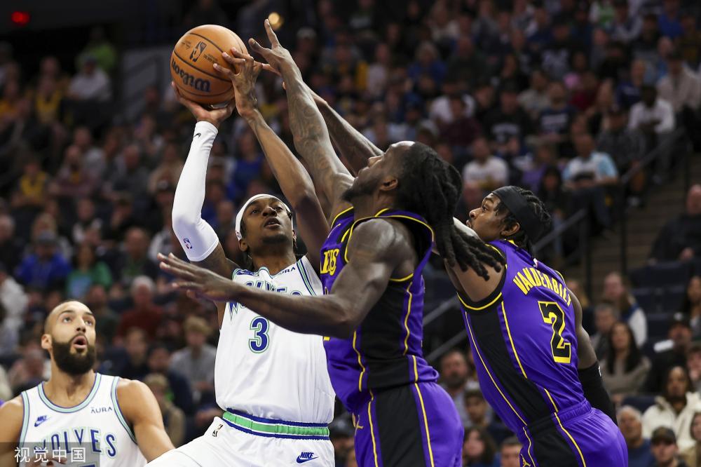 一脚低射攻 一脚低射攻