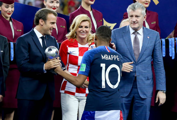 易受伤害的 易受伤害的